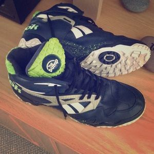 Reebok Pumps mid-high size 9.5